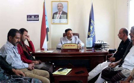 رئيس تنفيذية انتقالي أبين يلتقي السلطة المحلية واللجنة الأهلية بمديرية زنجبار