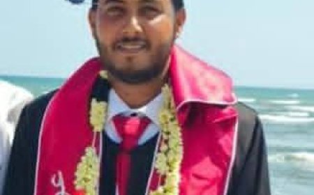 الإعلامي عبدالله الطحر يهنئ الطالب عوض جيمح بمناسبة تخرّجه من كلية العلوم الإدارية – جامعة عدن