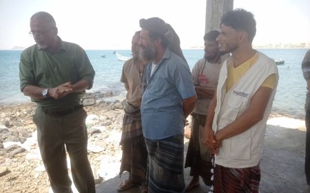 مدير عام المصائد السميكة في الهيئة يلتقي صيادي منطقة قعوة ويؤكد على ضرورة حماية الثروة السمكية واستدامتها