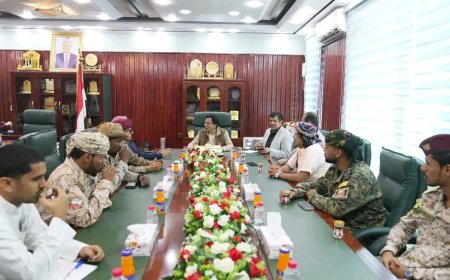 محافظ المهرة يستقبل قائد قوات درع الوطن بالمحافظة