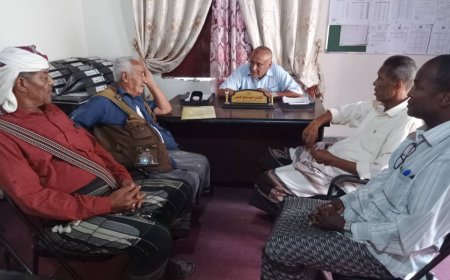 الراعي يبحث مع رئيس نادي خنفر الاستعداد لدوري الدرجة الثانية