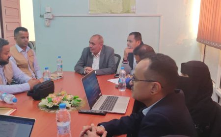 وكيل أول محافظة تعز يناقش تدخلات منظمة رعاية الأطفال بالمحافظة
