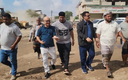 الممول من مؤسسة السعيد للسيراميك..  مدير عام المنصورة يدشن العمل في مشروع إنشاء دوار بئر فضل