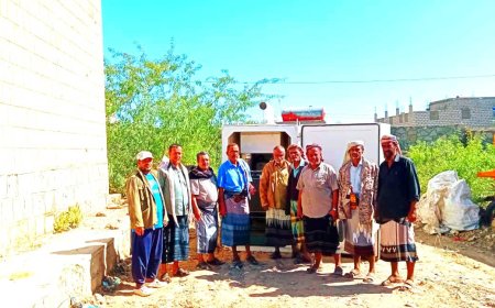 استعدادًا لتدشين فرع جديد للهجرة والجوازات في لودر.. السلطة المحلية تسلم مولدًا كهربائيًا