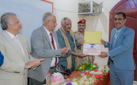 بحفاوة استثنائية… كلية اللغات بجامعة عدن تستقبل جموع المهنئين للدكتور الجعدني