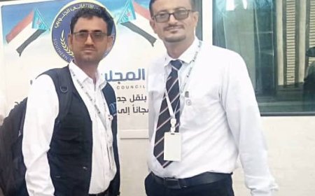 الإعلامي عبدالرقيب السنيدي... صوت الحقيقة وميدانه الميدان