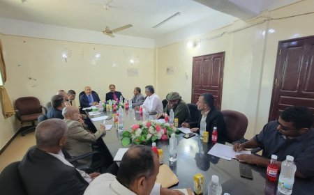 نائب الوزير سالم سلمان يبحث في محافظة الضالع تعزيز الاستثمار وتشديد الرقابة على الأسواق