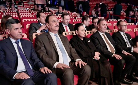 سفير اليمن عميد السلك البلوماسي بتونس عبدالناصر باحبيب يحضر انطلاق الدورة 26 لأيام قرطاج المسرحية