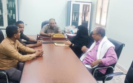 رئيس هيئة مستشفى الرازي أبين يلتقي مديرة عام الخدمة المدنية بالمحافظة