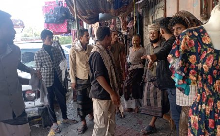 حملة مشتركة لتنظيم سوق زنجبار وإزالة العشوائيات لضمان انسيابية الحركة