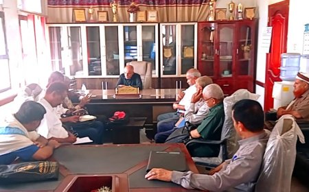 مدير تربية لحج يطلع على نتائج زيارة التوجيه الوزاري لمدارس الحوطة