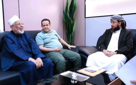 نائب وزير الأوقاف يناقش مع وكيل محافظة لحج خطط تطوير الأداء في قطاعات الوزارة المختلفة