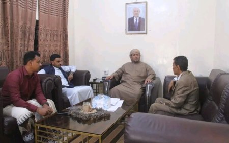 محافظ سقطرى يلتقي مدير فرع بنك التسليف التعاوني الزراعي ويؤكد أهمية تطوير الخدمات المصرفية في المحافظة