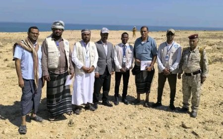 توب بايو ومكتب التخطيط في المهرة ينفذان نزولًا ميدانيا لموقع مشروع محطة تحلية مياه البحر في نشطون