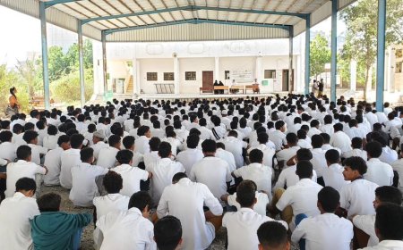 اختتام البرنامج التوعوي ضد الابتزاز الإلكتروني بعد استهداف عدد من الثانويات والمجمعات التعليمية بالمكلا