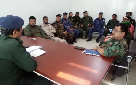 نائب مدير أمن لحج يعقد اجتماعًا موسعًا لحماية الممتلكات العامة ومنع جرائم السرقة