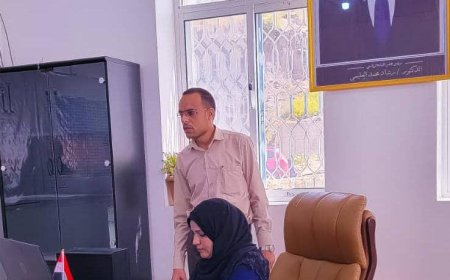 وكيل محافظة تعز يدشن النظام المحاسبي في صندوق النظافة والتحسين