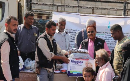 مؤسسة أدابت–إن "Adaptin" توزّع حفاضات وحقائب صحية وملابس لذوي الإعاقة في جمعية باتيس بخنفر – أبين