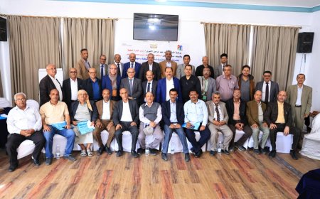 اختتام الدورة التدريبية الخاصة بتعزيز قدرات قيادات السلطة المحلية بتعز