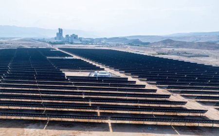 تدشين أول وأكبر محطة طاقة شمسية لمصنع أسمنت في اليمن بقدرة 13.75 ميجاوات في المكلا