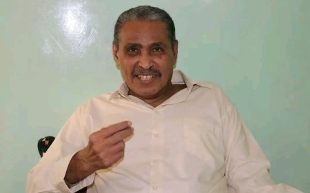 مدير عام مكتب الشؤون الاجتماعية بأبين يعزي رئيس مؤسسة تراحم الإنسانية بوفاة والده العميد الركن "أحمد سعيد كندح"