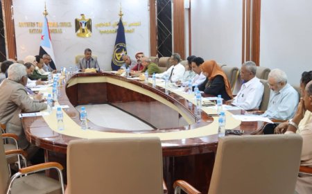 مجلس المستشارين يهنئ شعب الجنوب العربي وقيادته السياسية بالذكرى الـ58 لعيد الاستقلال الوطني 30 نوفمبر