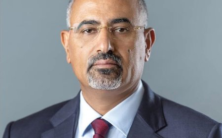 الرئيس الزُبيدي يهنئ أبناء الجنوب بمناسبة العيد الـ58 للاستقلال الوطني الـ٣٠ من نوفمبر