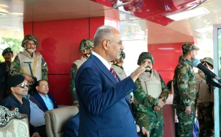 الرئيس الزُبيدي يشهد عرضا عسكريا مهيبا للقوات المسلحة الجنوبية احتفاءً بالعيد الـ58 للاستقلال الوطني 30 نوفمبر