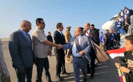 رئيس مجلس النواب يصل إلى مدينة المخا