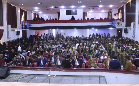 برعاية الزبيدي، و المحافظ بن الوزير … شبوة تحتفي بالذكرى الـ58 لعيد الاستقلال بحفل خطابي وفني