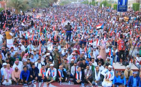 بدعوة من المجلس الانتقالي.. أبناء حضرموت يحتشدون في مليونية الذكرى الـ58 لعيد الاستقلال الجنوبي في مدينة سيئون (صور) 