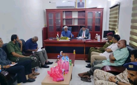 مدير عام جمرك شحن يناقش مع الجهات الأمنية آلية ضبط تهريب العملة ومكافحة غسيل الأموال