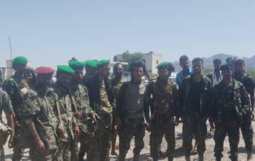 قائد الكتيبة الثانية تدخل سريع الحنشي يستلم رسمياً نقطة الفيض في المنطقة الوسطى بأبين