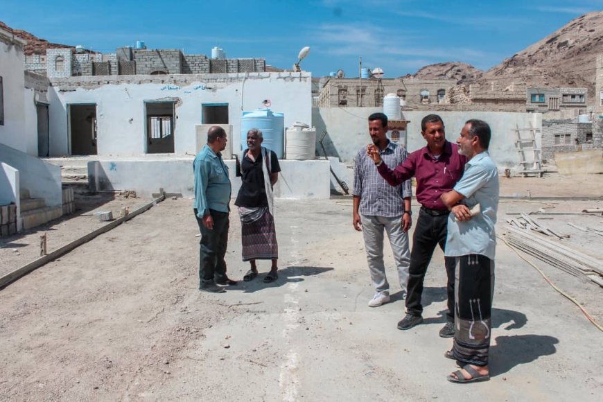 مدير عام بروم ميفع يتفقد مشروع منشأة نصر بروم الرياضي الذي تنفذه مؤسسة يسلم المحمدي