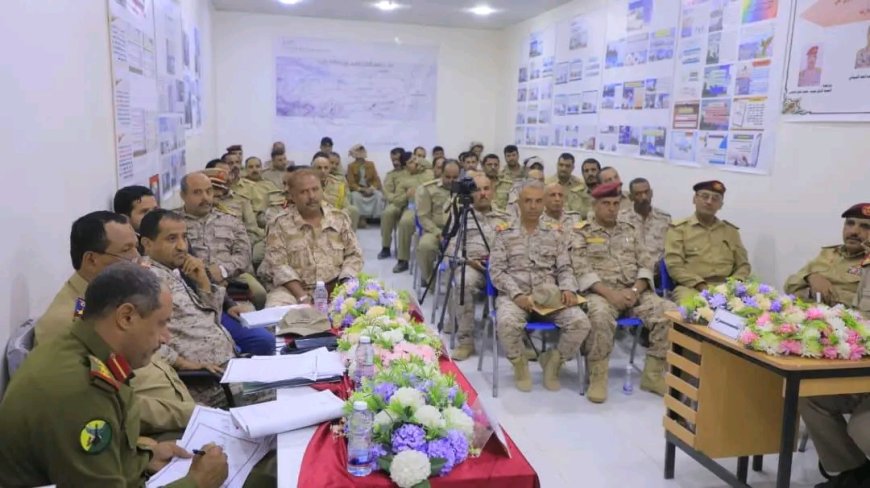كلية القيادة والأركان تدشن مناقشة البحوث العسكرية الفردية لدارسي الدورة 17 قيادة وأركان عام