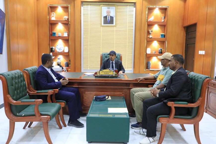 محافظ حضرموت يطلع على تحضيرات استضافة المحافظة لبطولة المنتخبات لكرة السلة (3×3)