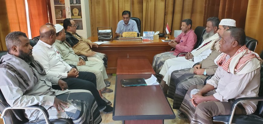 مدير عام مديرية القطن يلتقي إدارة نادي التعاون الرياضي الثقافي الإجتماعي بمنطقة العقاد