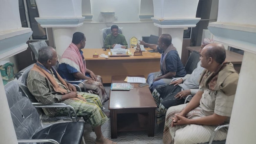 مدير عام تريم يلتقي اللجنة التحضيرية لإقامة الزواج الجماعي الأول بمنطقة باعلال