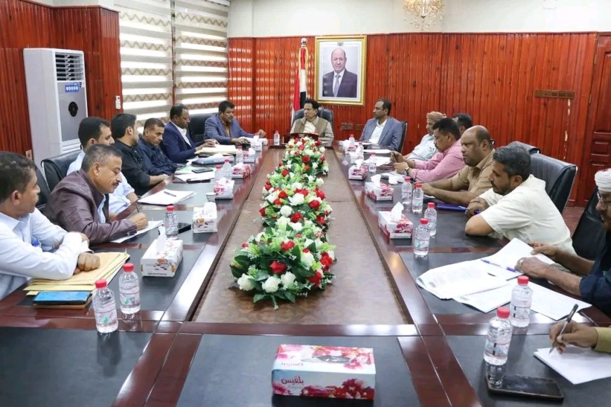 محافظ المهرة يترأس اجتماع لجنة إعداد الخطة والموازنة لعام 2026م