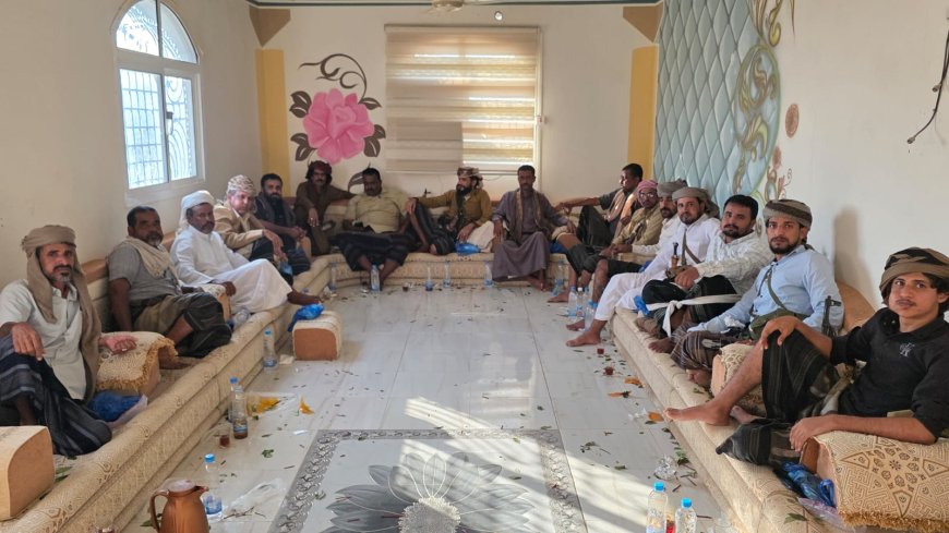 لقاء قبلي تشاوري بمدينة عين بامعبد مديرية رضوم لقبائل آل ذييب استعدادًا للقاء عام وموسع قريباً 