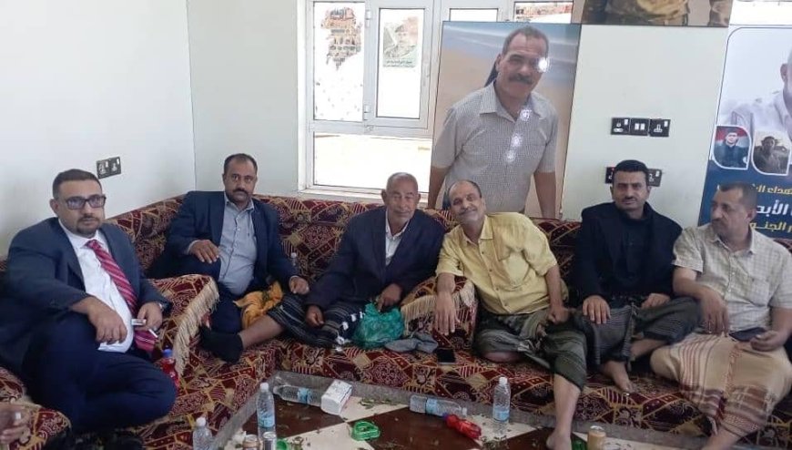 مدير عام قعطبة بكر الشاعري يلتقي اللواء شلال شايع قائد جهاز مكافحة الإرهاب