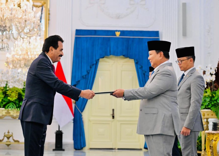 السفير سالم بلفقيه يسلم أوراق اعتماده سفير ومفوضا فوق العادة لليمن للرئيس الاندونيسي بجاكرتا