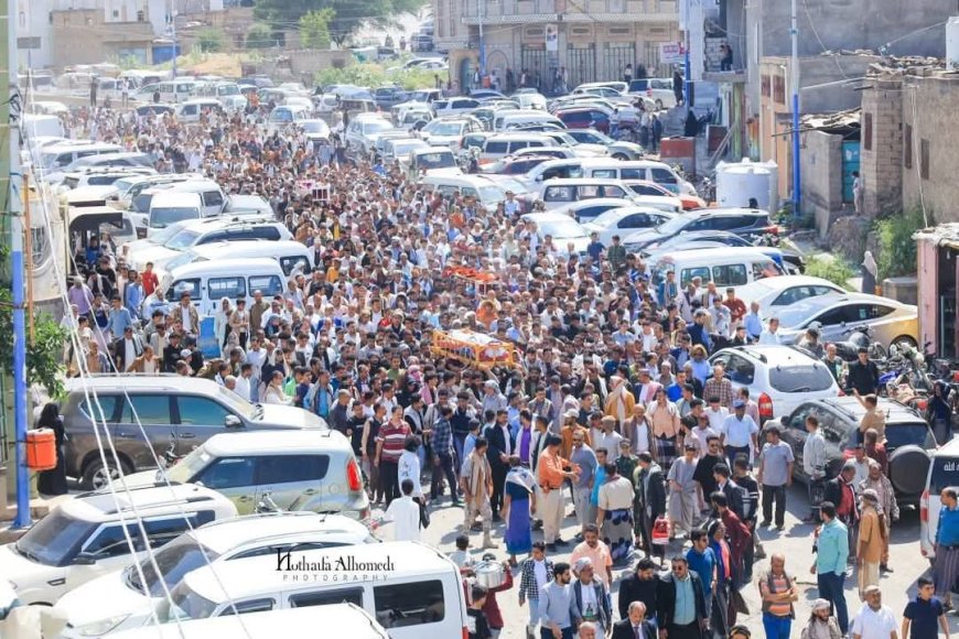 بحضور وكيل أول المحافظة تشييع مهيب للداعية ممدوح الحميري في تعز