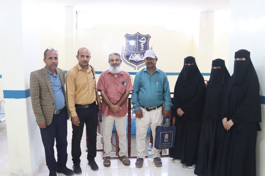 مدير إدارة المعاهد الصحية يتفقد سير العملية التعليمية في معهد إبن النفيس بمدينة جعار ويشيد بالجهود المبذولة