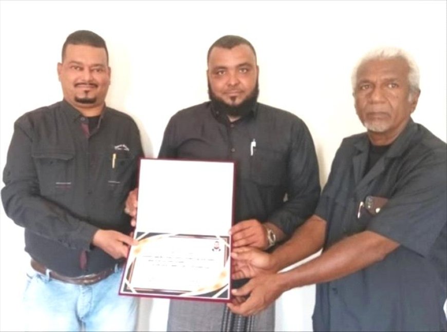 منتدى أصدقاء الإعلاميين يزور صندوق صيانة الطرق والجسور بساحل حضرموت ويشيد بجهوده في تحسين شبكة الطرق