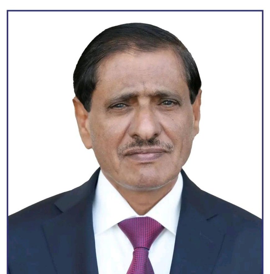 عضو مجلس القيادة الرئاسي البحسني يعزّي بوفاة الشيخ أبوبكر باعباد