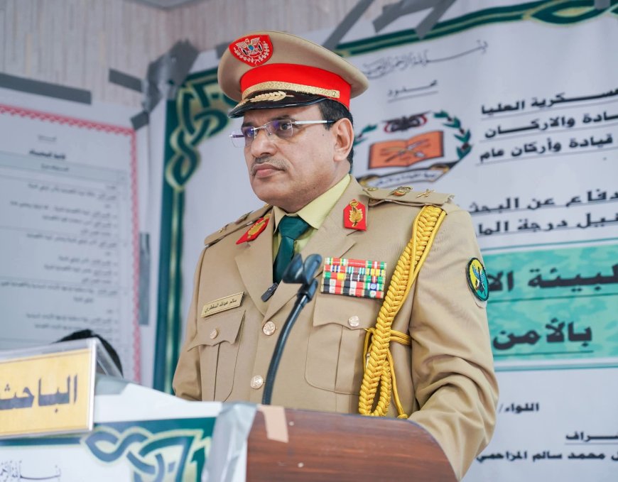 الدكتور محمد الواحدي يهنئ معالي الوزير سالم السقطري بمناسبة نيله درجة الماجستير في العلوم العسكرية