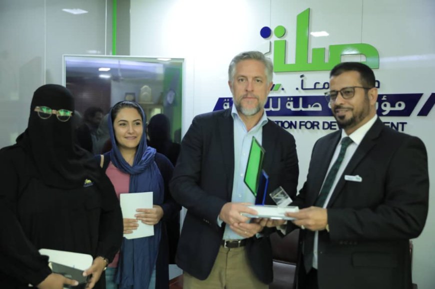 سفير الاتحاد الأوروبي لدى اليمن يزور مؤسسة صلة للتنمية ويبحث مع إدارتها تعزيز الشراكة والمشاريع المشتركة