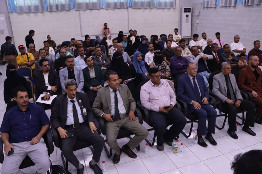 مركز المستشارين اليمنيين يكرم الفائزين بجائزة سفراء المحاسبة بعدن  برعاية وحضور وزير الصناعة