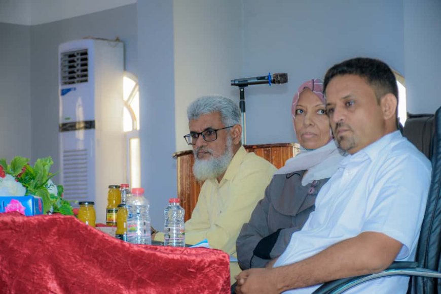 كلية الصيدلة بجامعة عدن تحتفي بمناقشة مشاريع تخرج الدفعة السادسة والعشرون